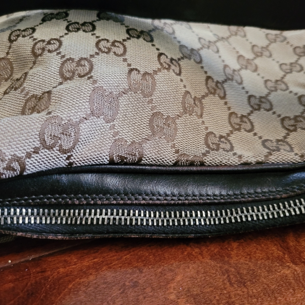Designer GUCCI Handbag - Picture 5 of 16